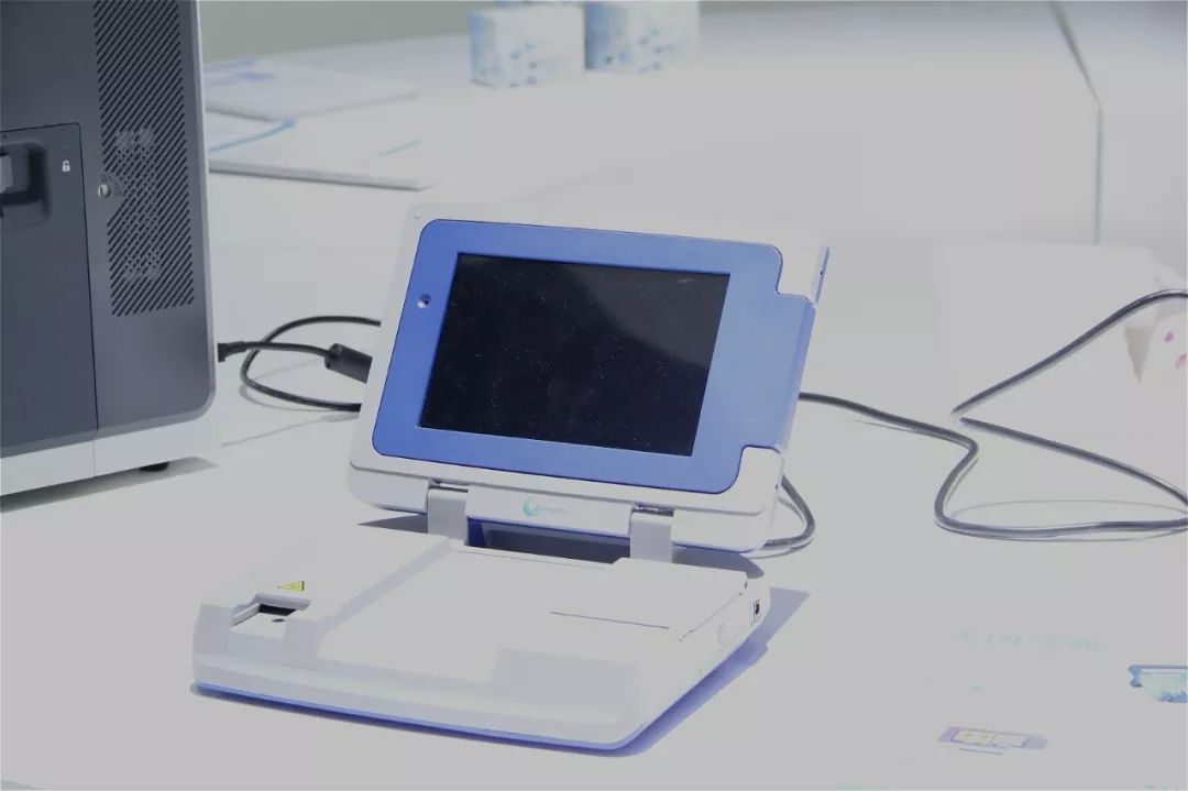 ST2000��ʽѪ������x